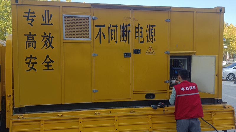 枣庄柴油发电机组和UPS电源配合使用时，如何避免切换过程中的电力中断？
